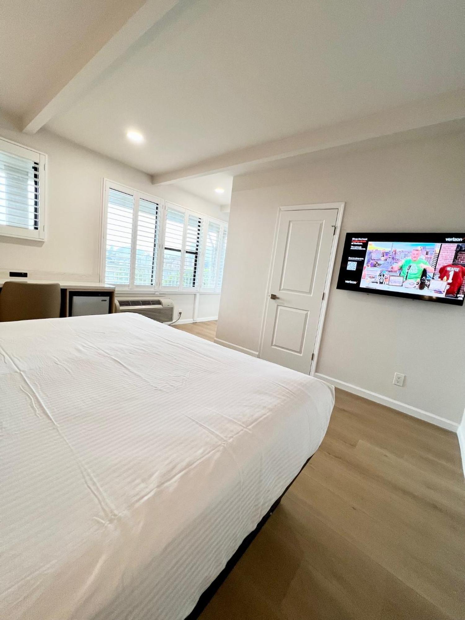 Francisco Bay Motel 2*