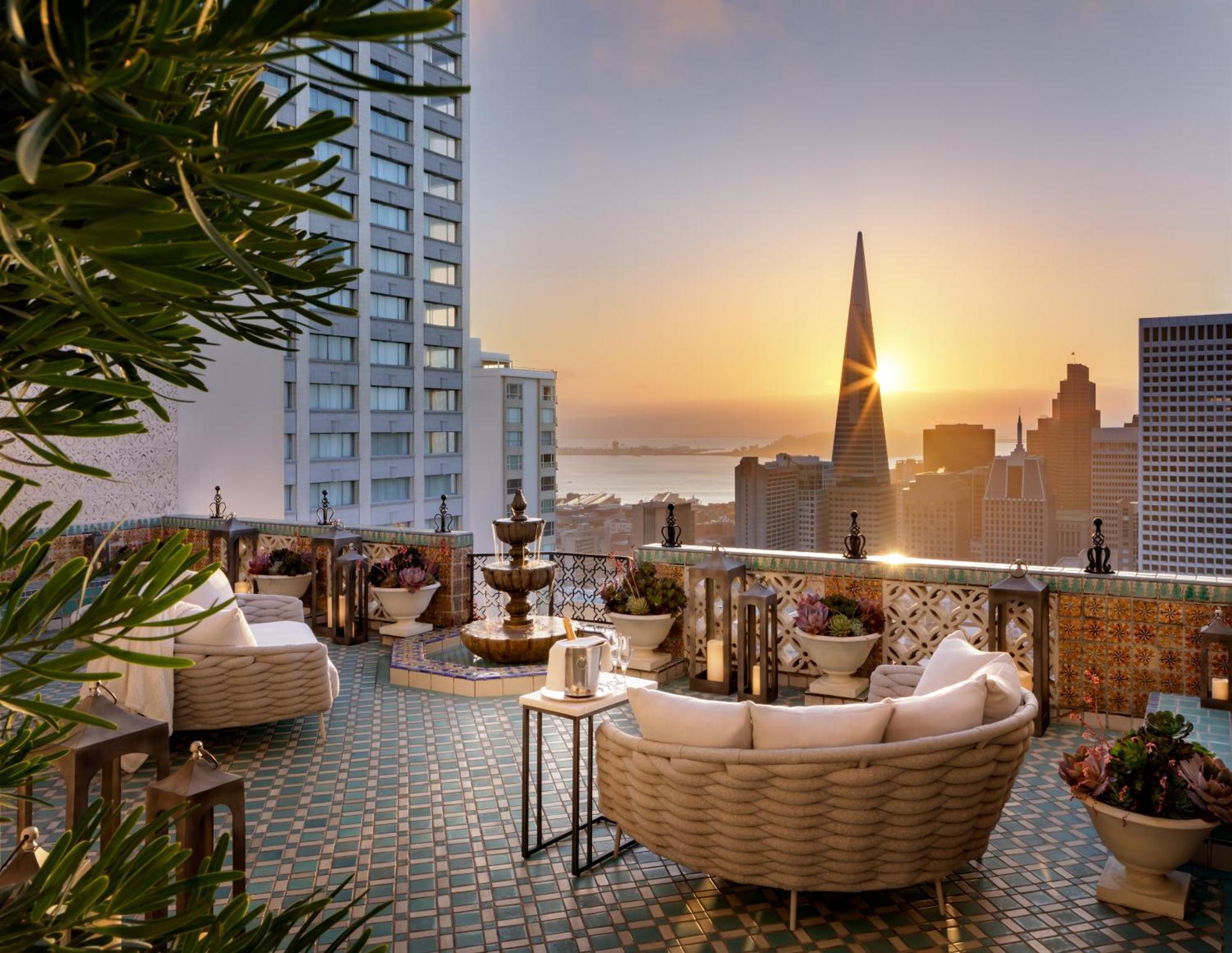 Fairmont Hotel 5*