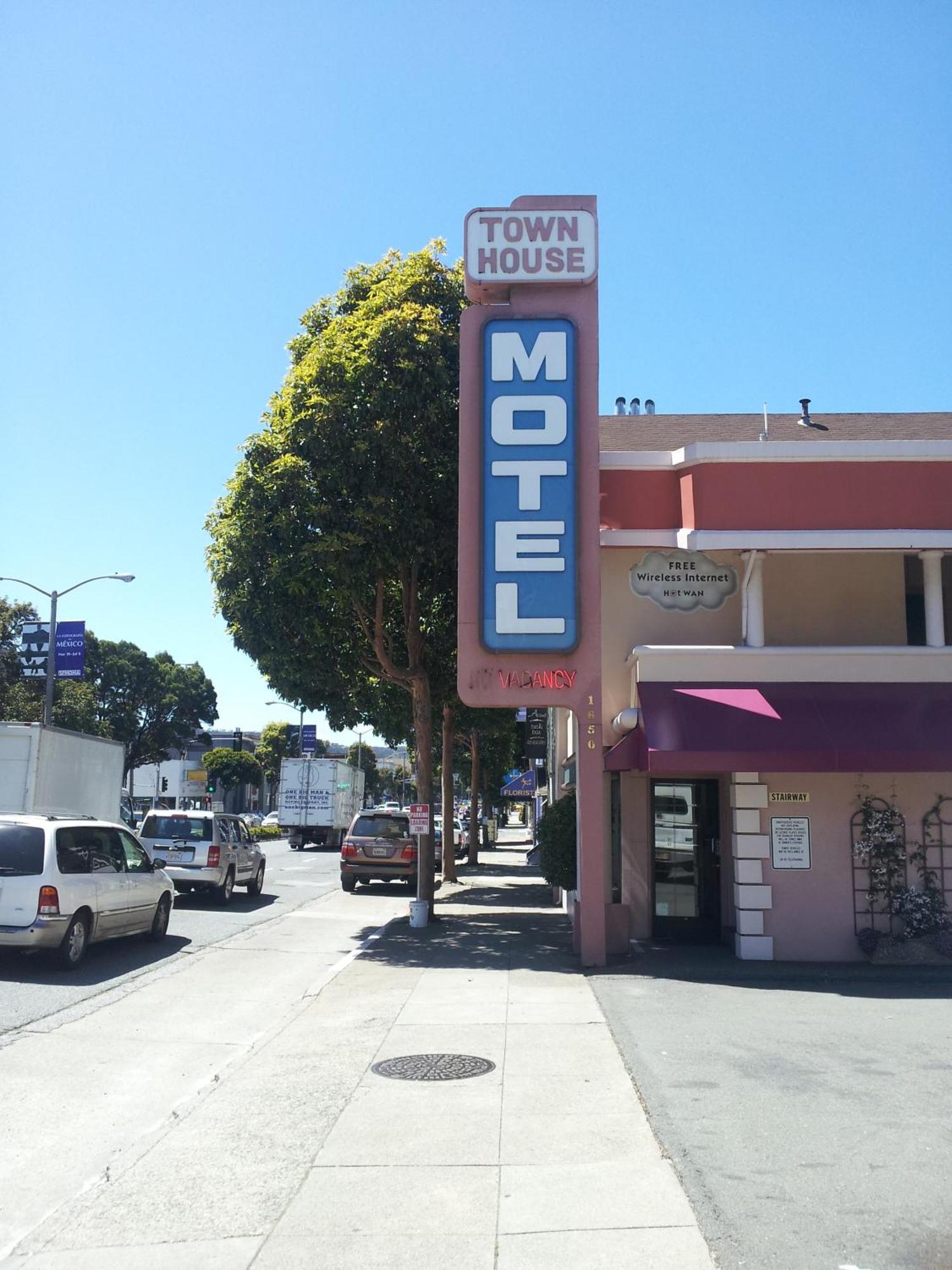 Motel Town House 2*