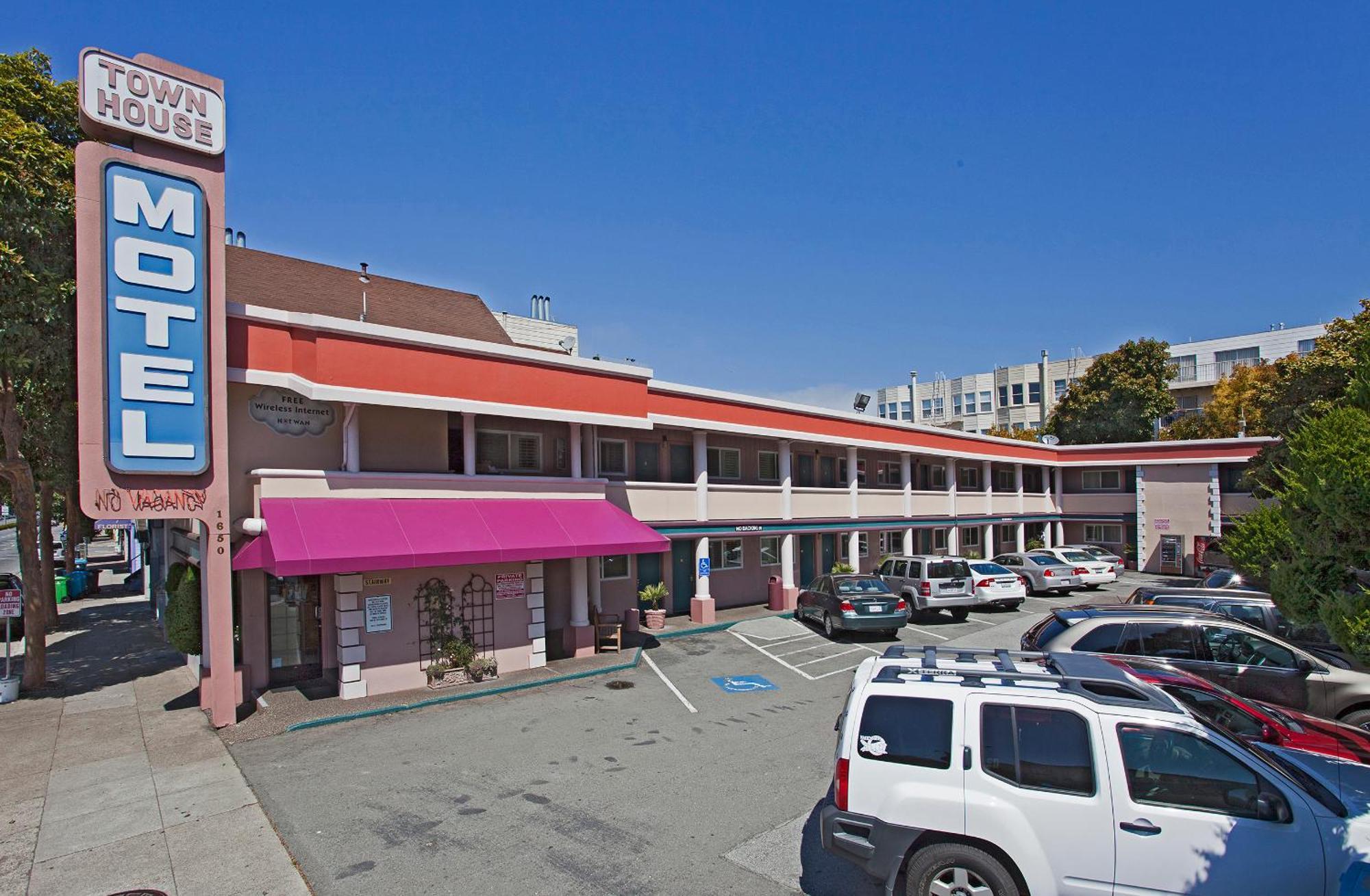 Motel Town House 2*