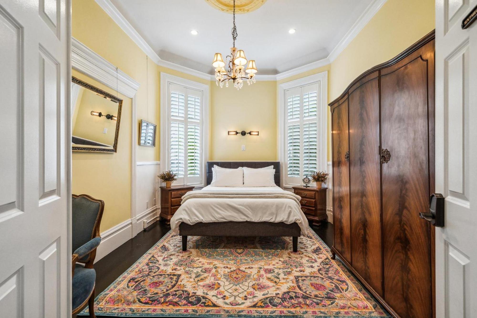 Holiday home Historic & Charming Victorian Sleeps 11 San Francisco