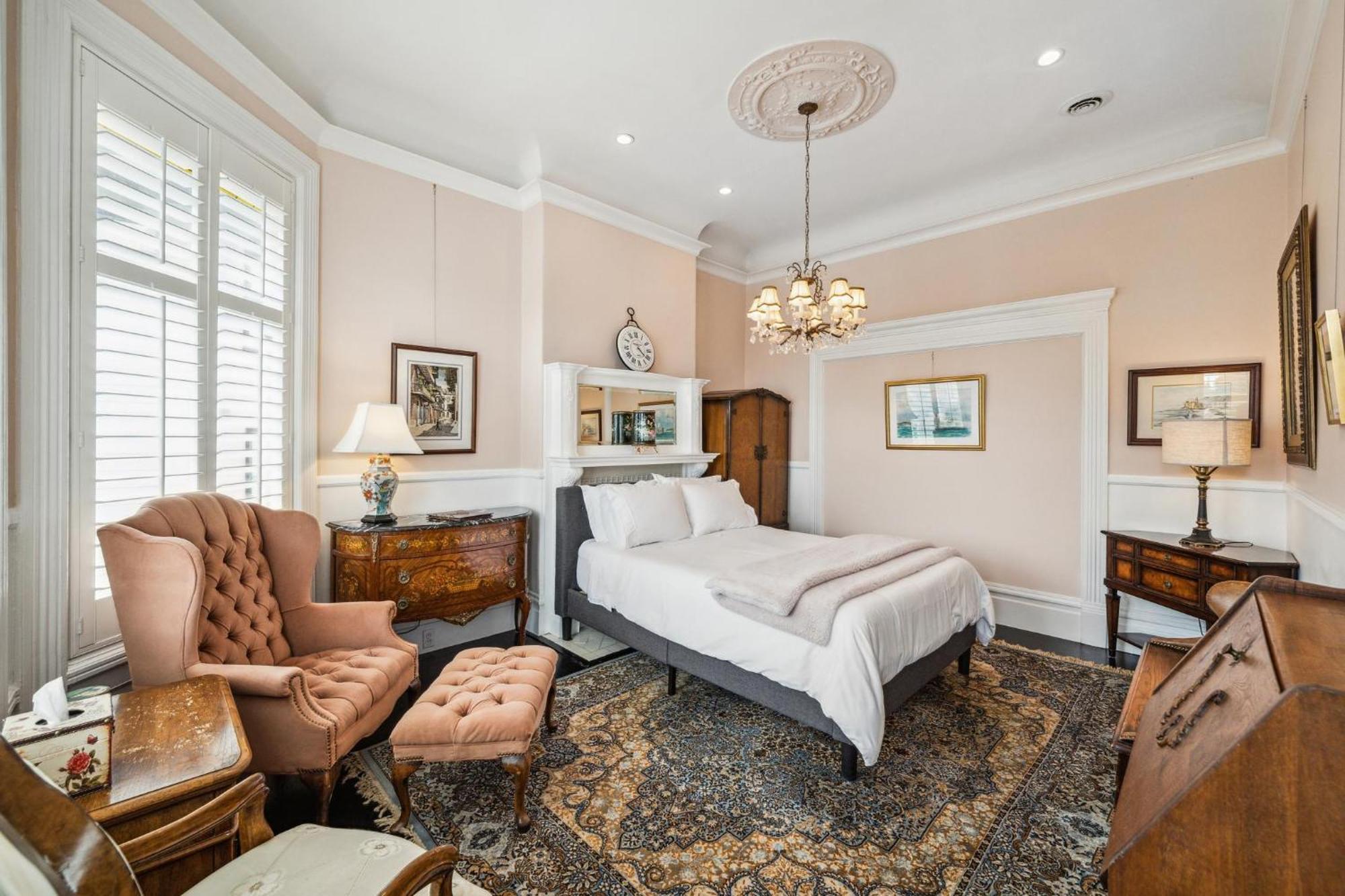 Holiday home Historic & Charming Victorian Sleeps 11