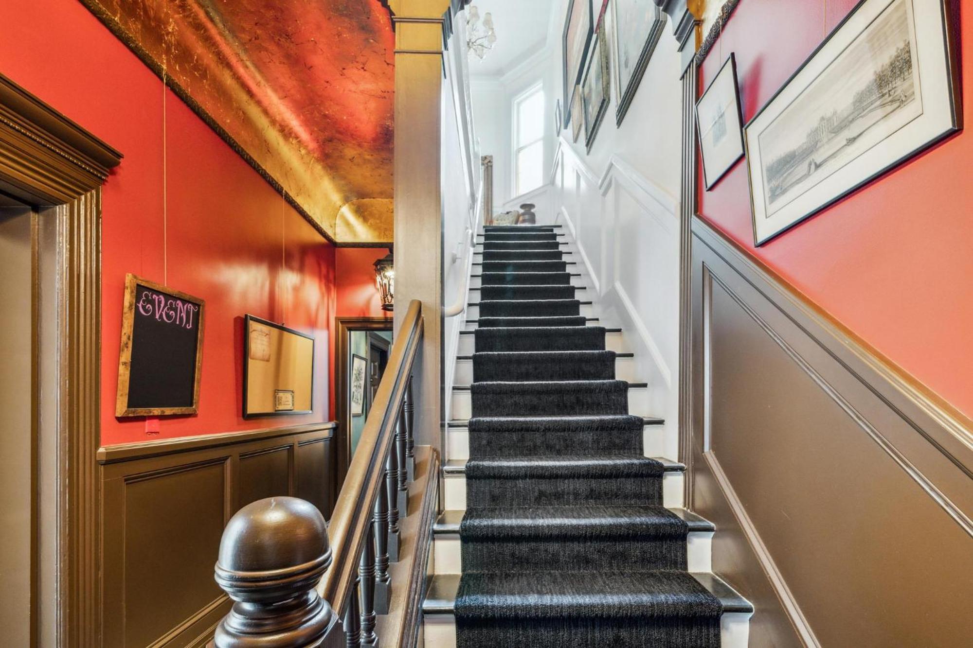Historic & Charming Victorian Sleeps 11 San Francisco