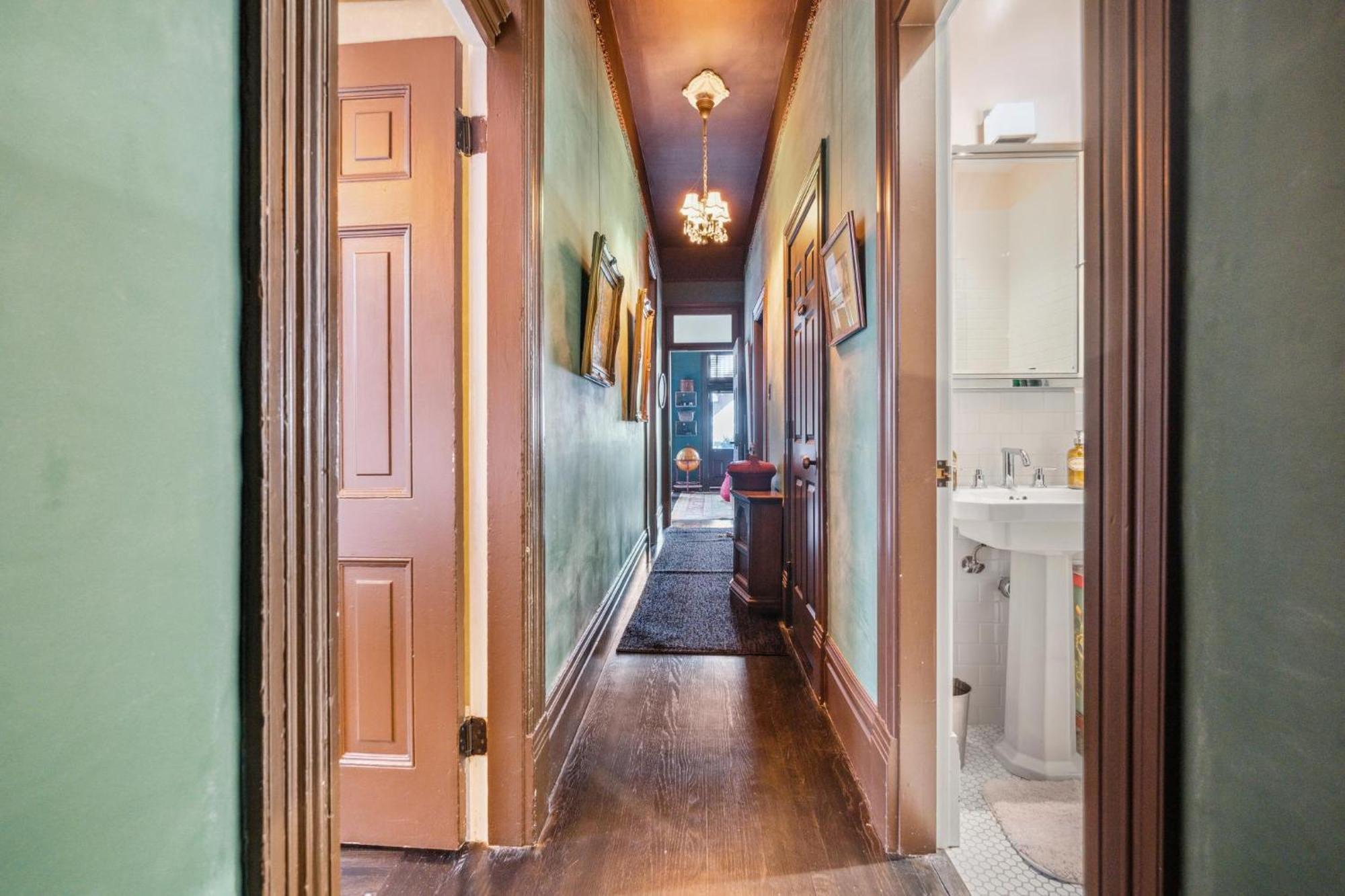 Holiday home Historic & Charming Victorian Sleeps 11