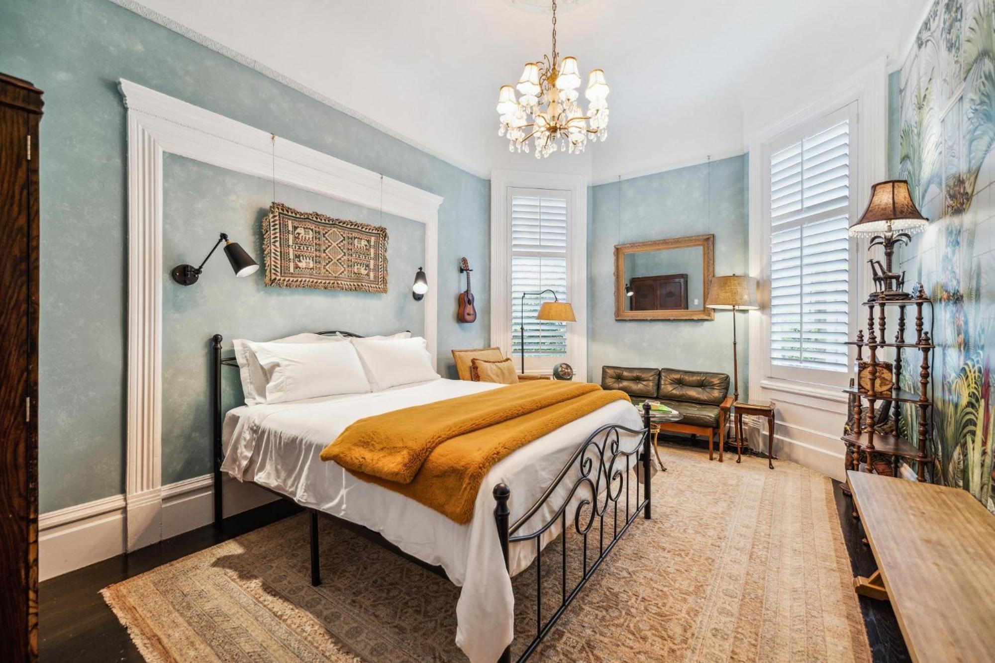 Holiday home Historic & Charming Victorian Sleeps 11