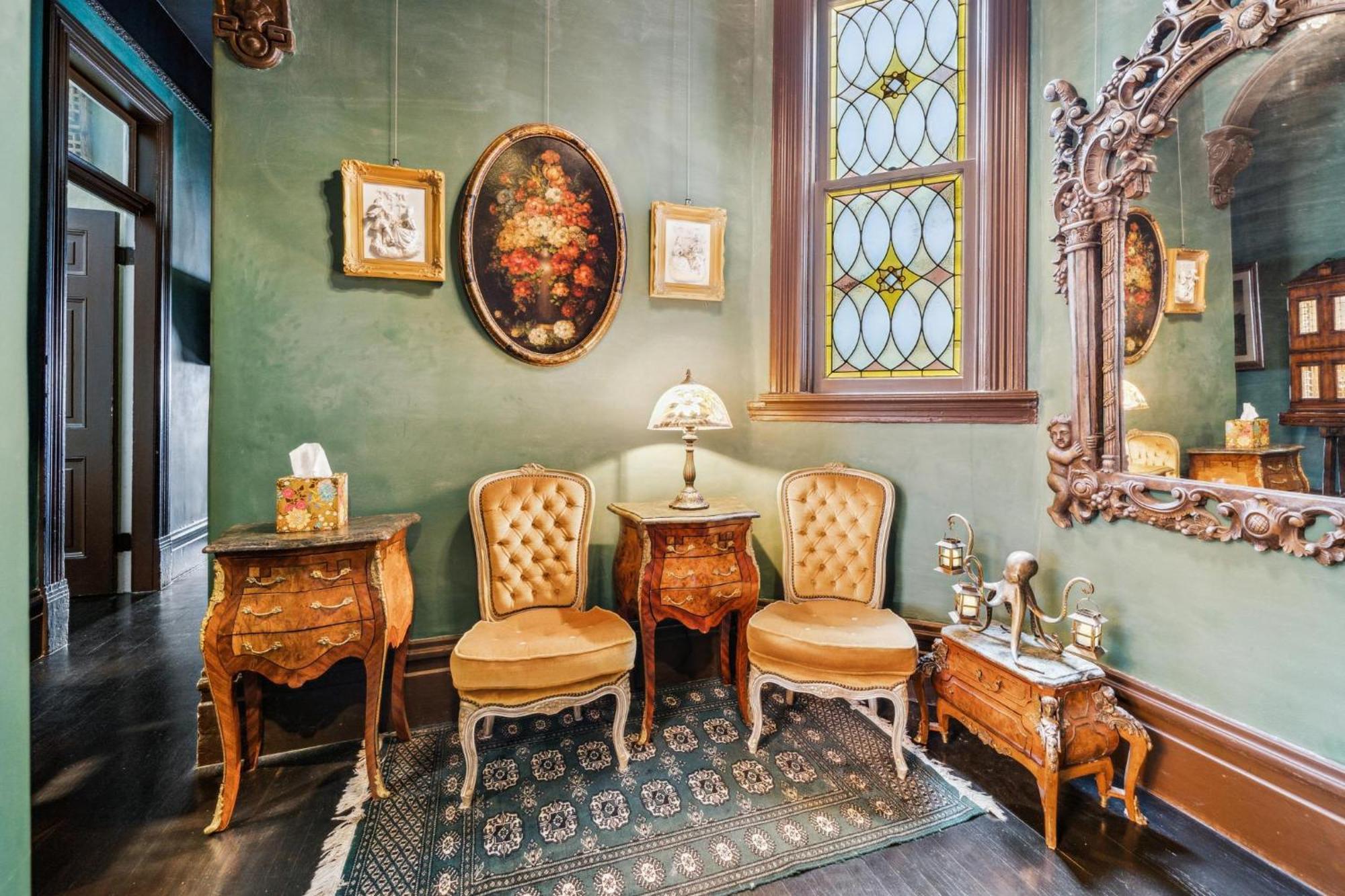 Historic & Charming Victorian Sleeps 11 San Francisco