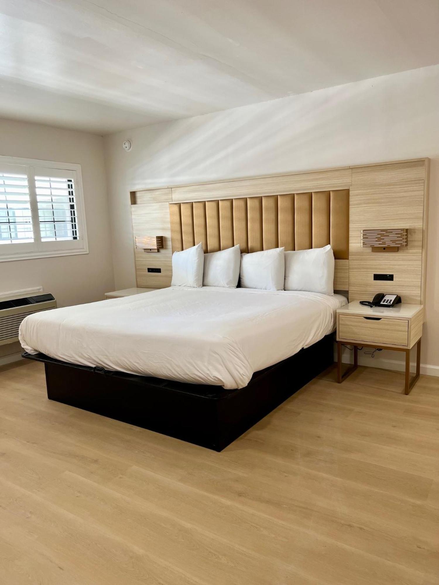 Nob Hill Motor -newly Updated Rooms! 3*