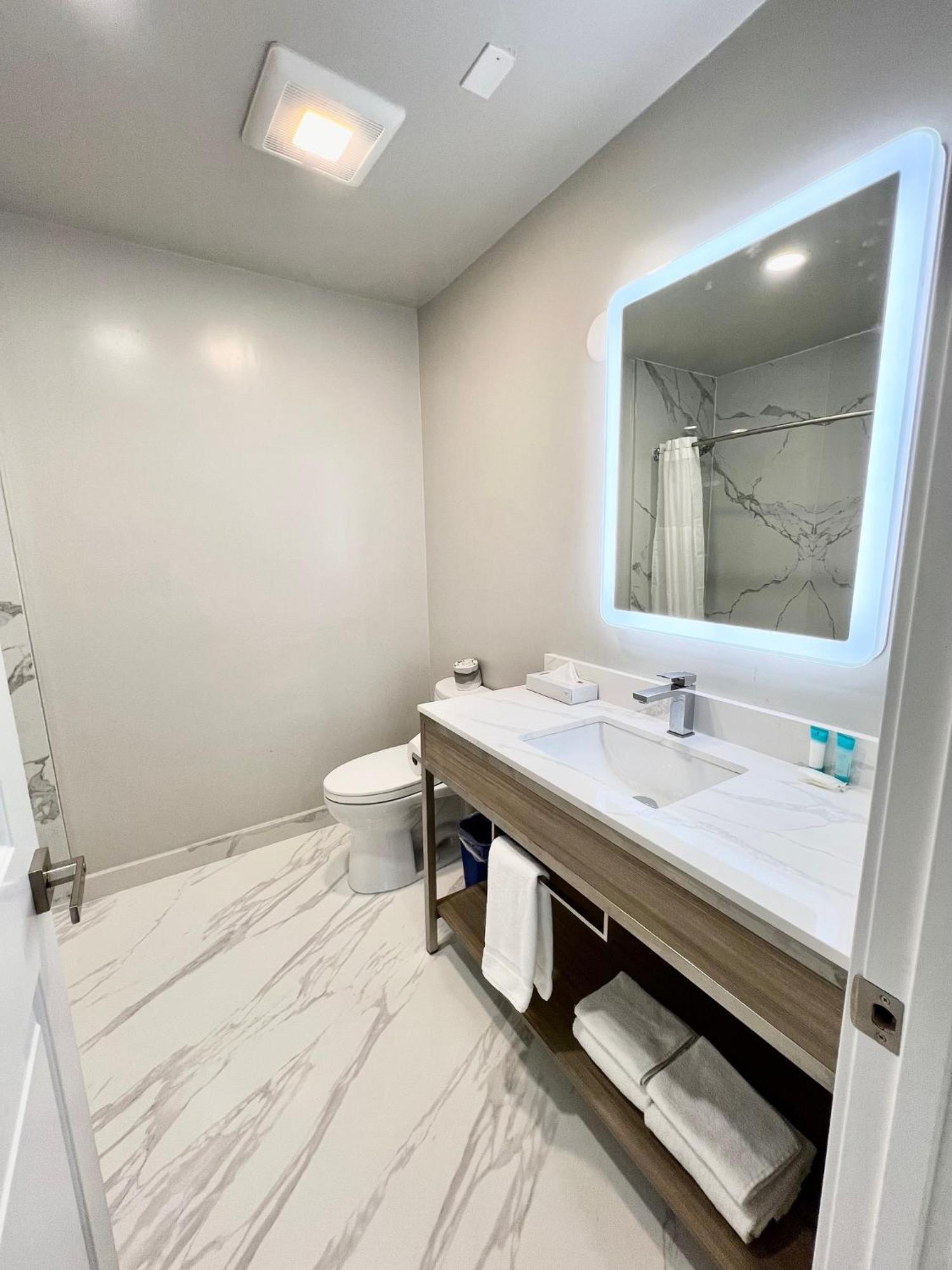 Nob Hill Motor -newly Updated Rooms! Motel 3*