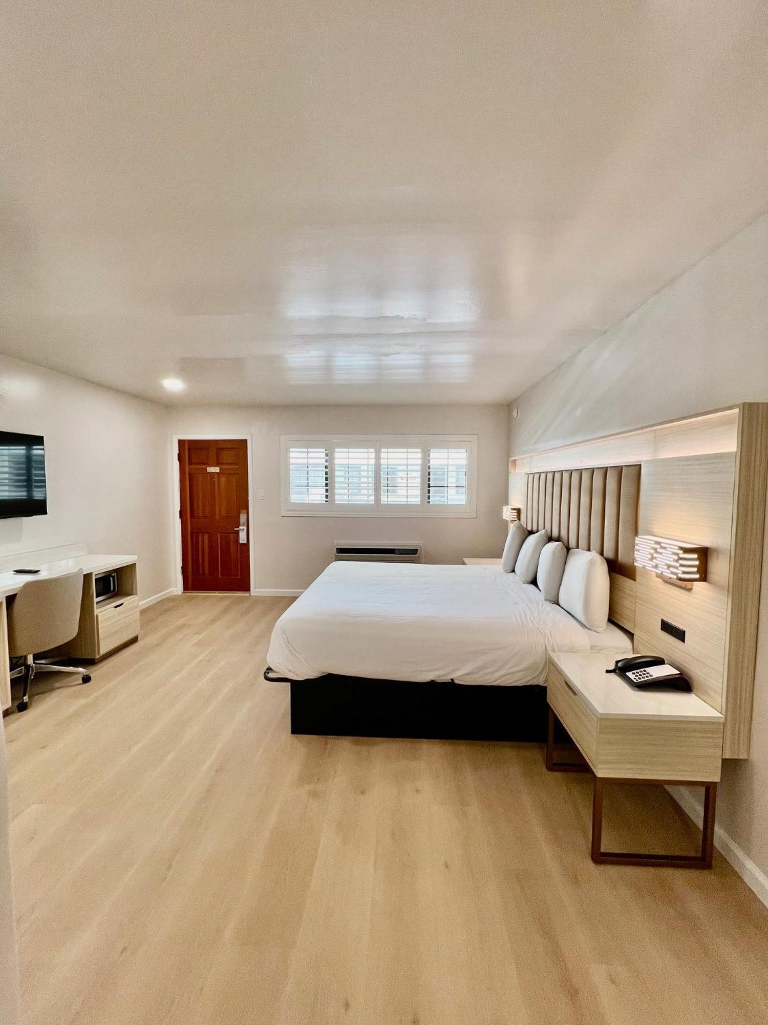 Nob Hill Motor -newly Updated Rooms! 3*