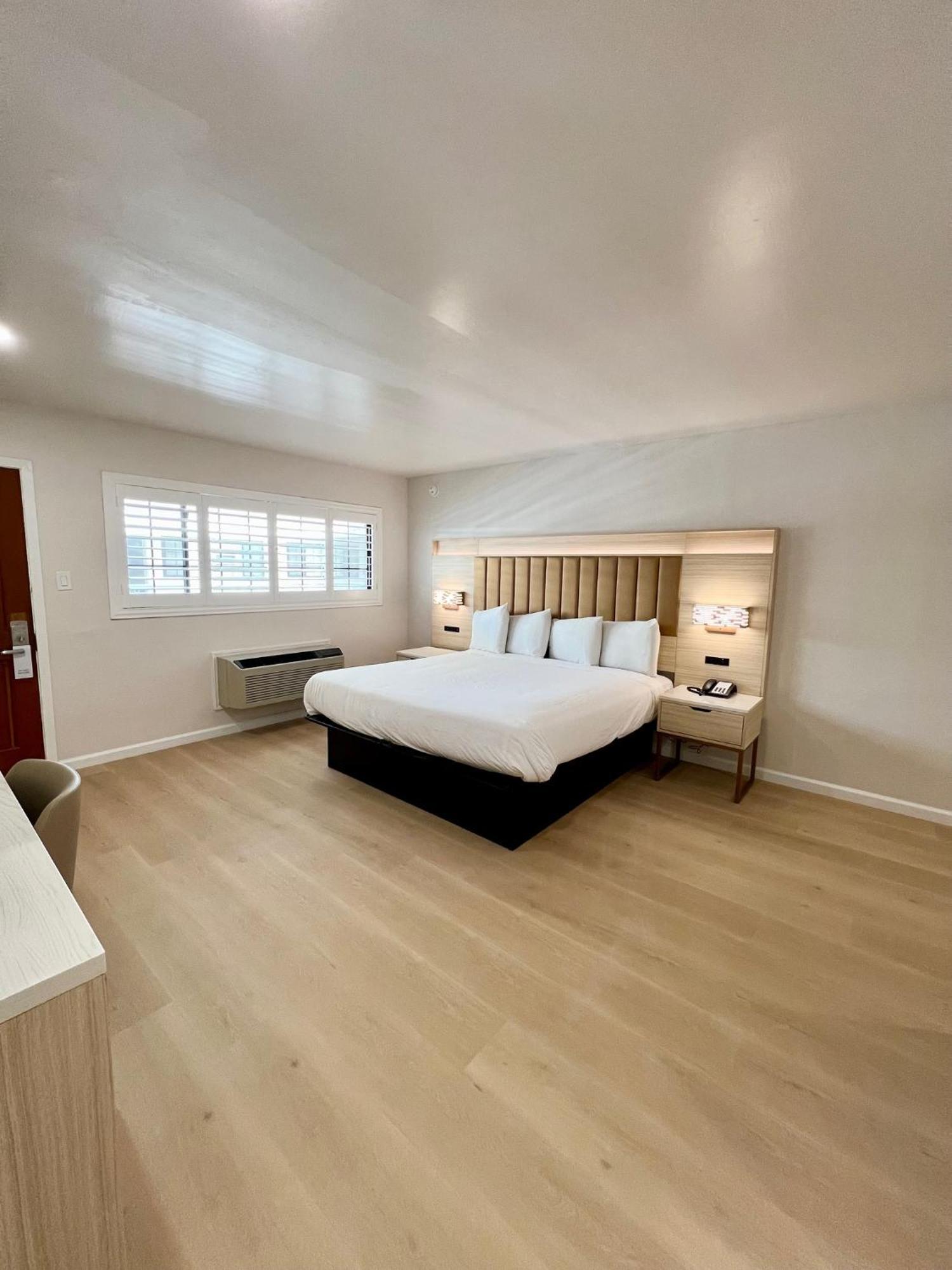Motel Nob Hill Motor -newly Updated Rooms! 3*