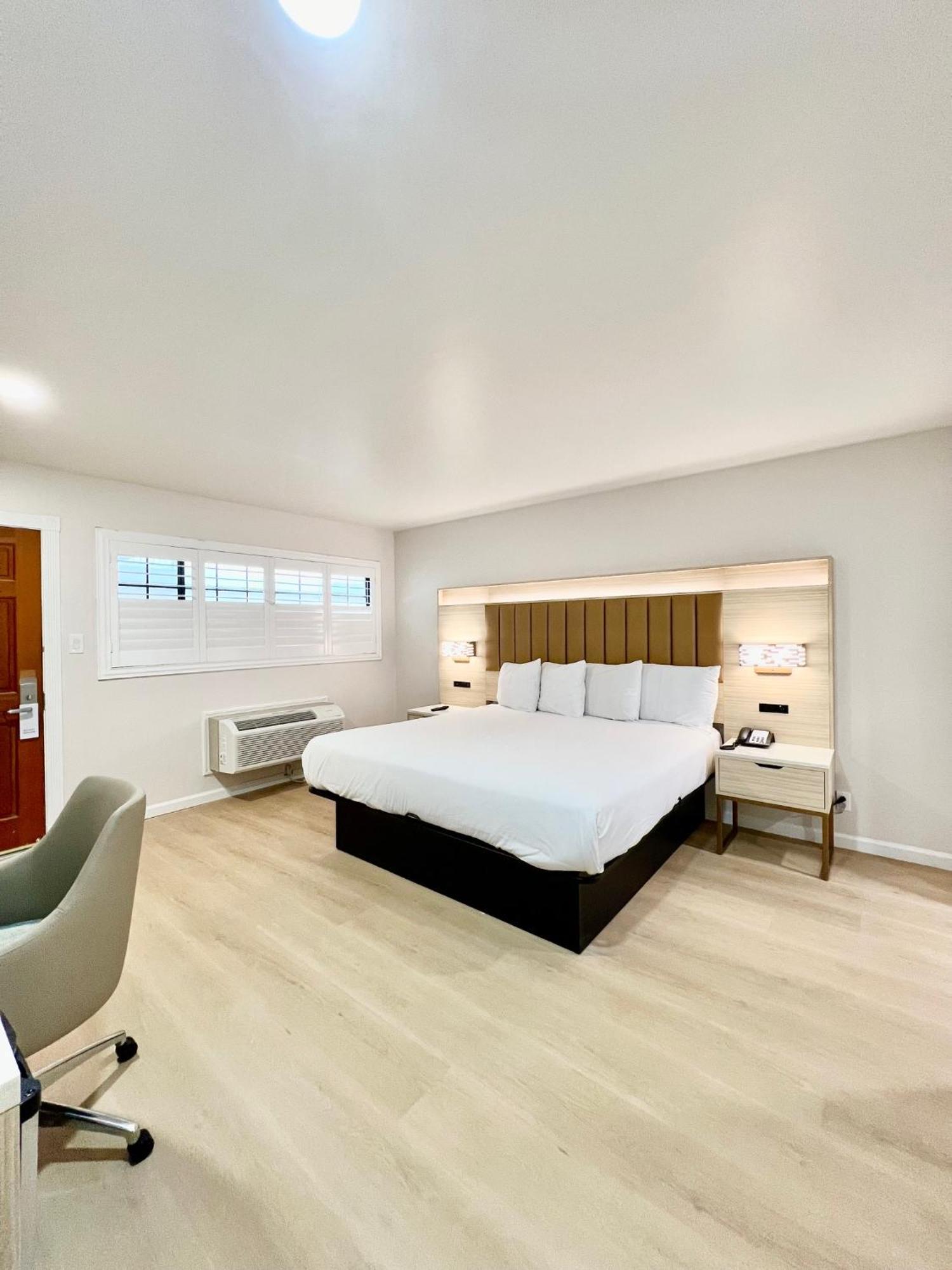 Nob Hill Motor -newly Updated Rooms! Motel 3*