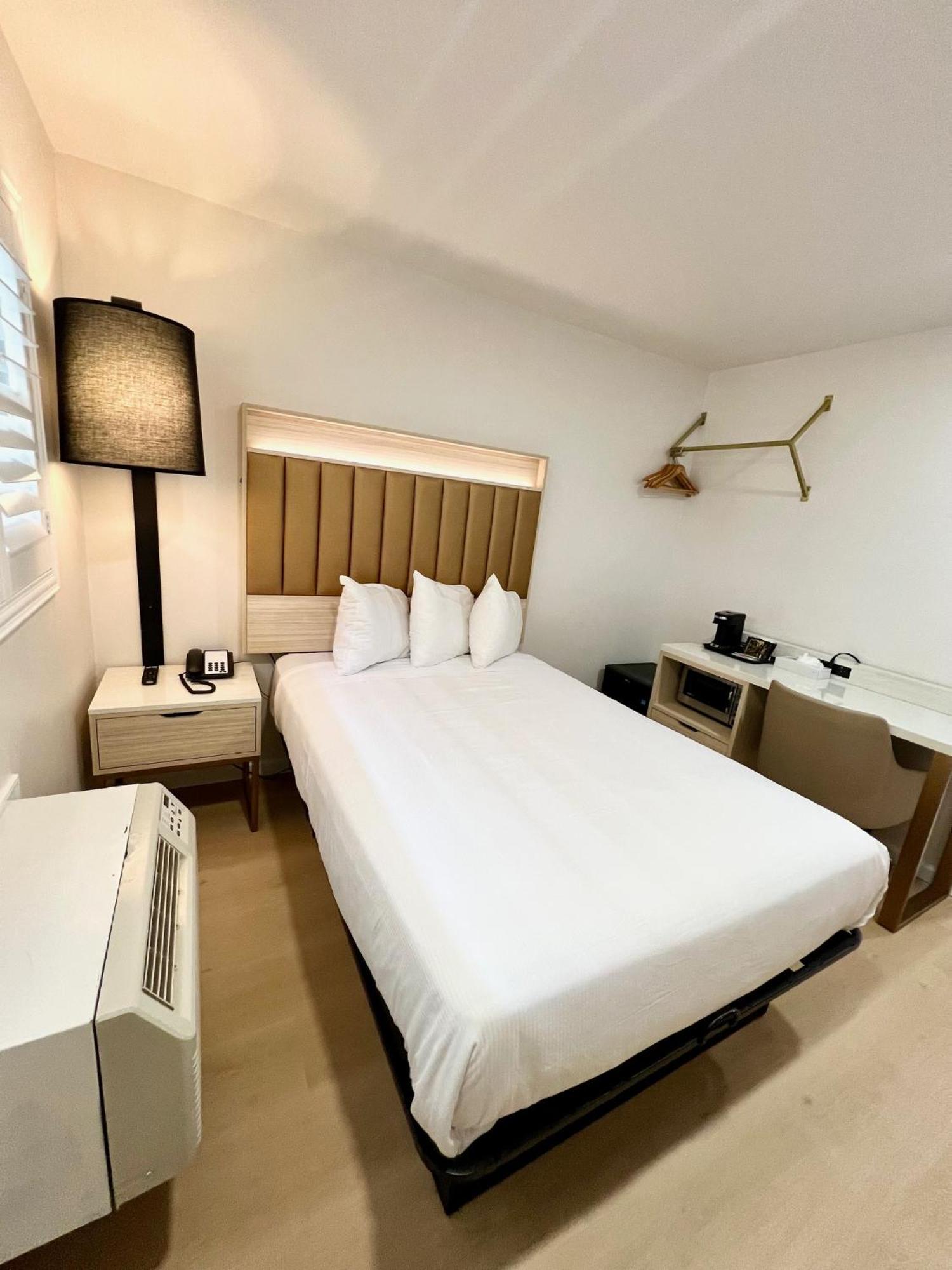 Nob Hill Motor -newly Updated Rooms! Motel 3*