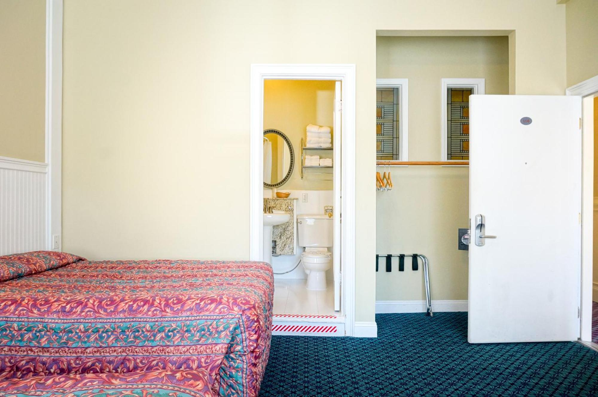 Hotel Grant 2*