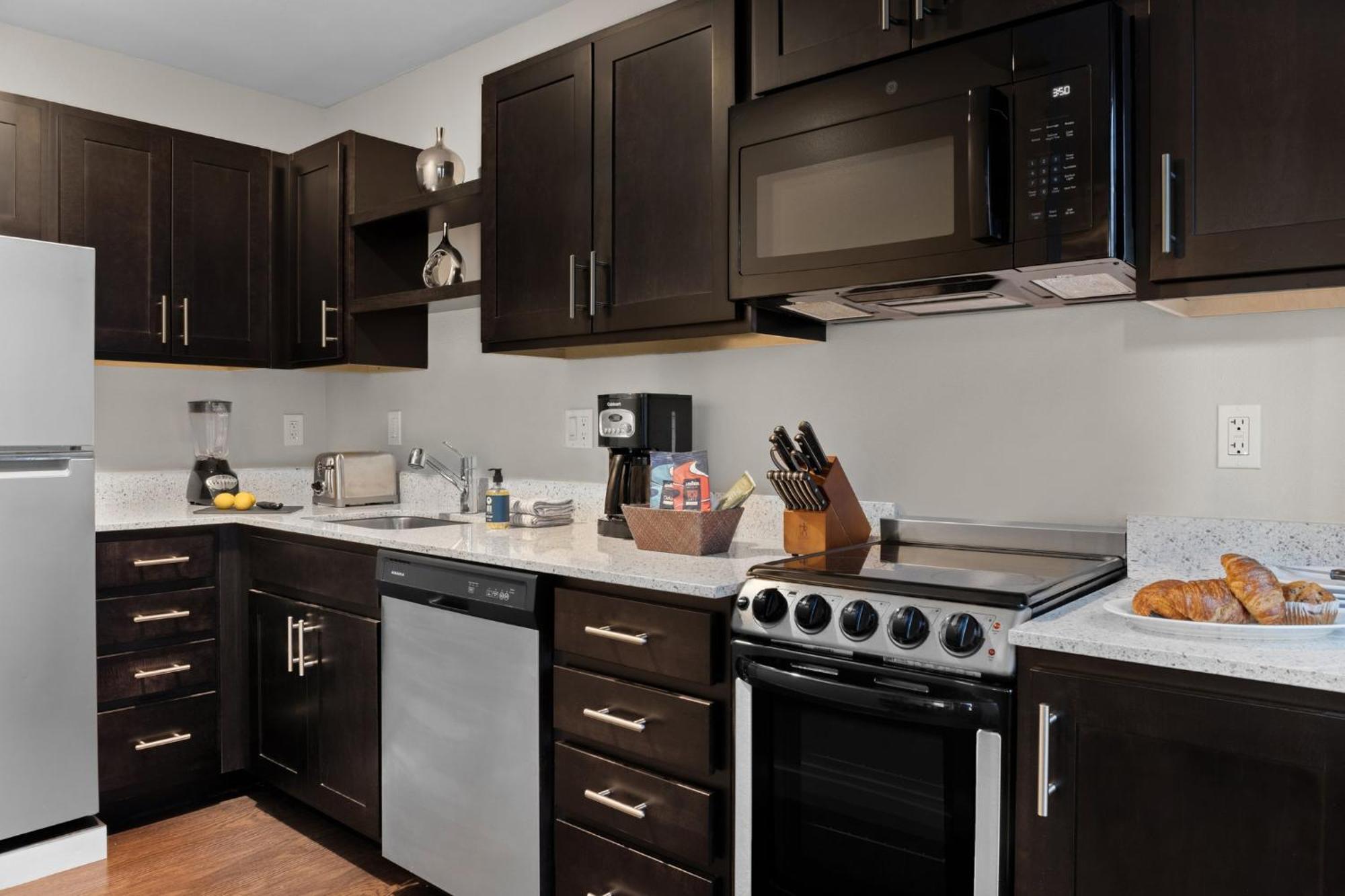 The At Fisherman's Wharf 3*