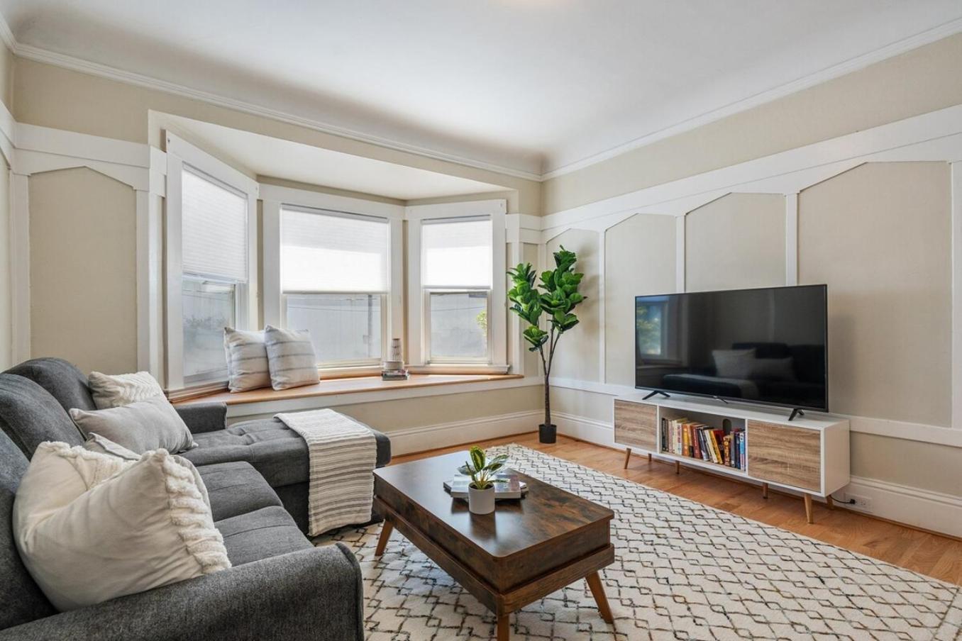 Super Convenient 1br Pad With Garage Parking Holiday home *