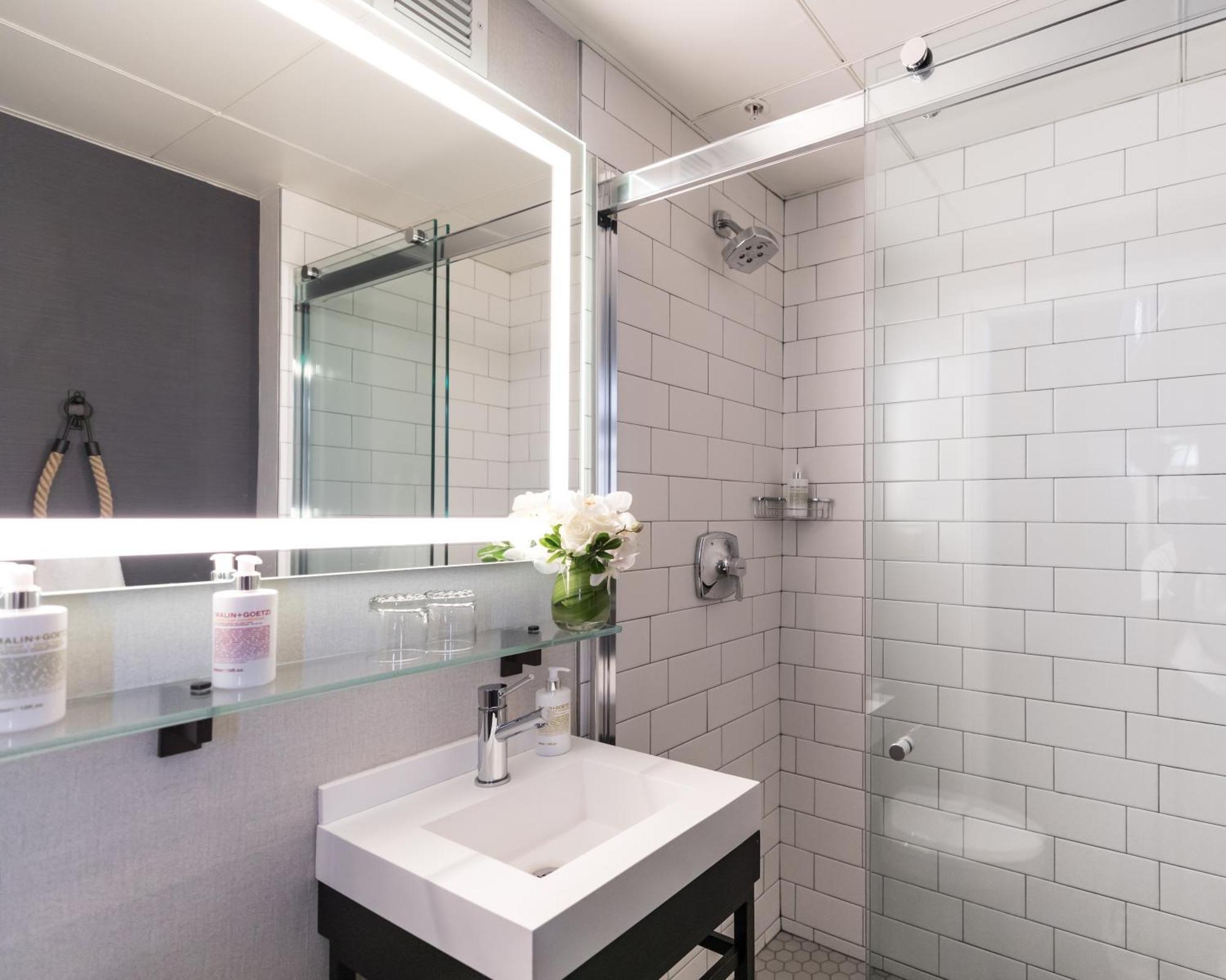 Hotel Harbor Court 4*