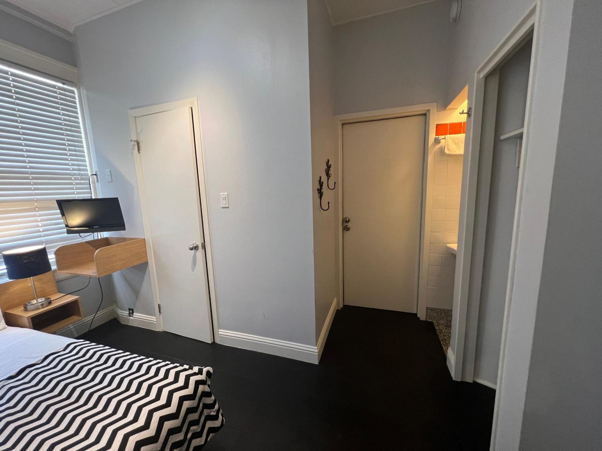 Hotel Touchstone - Center