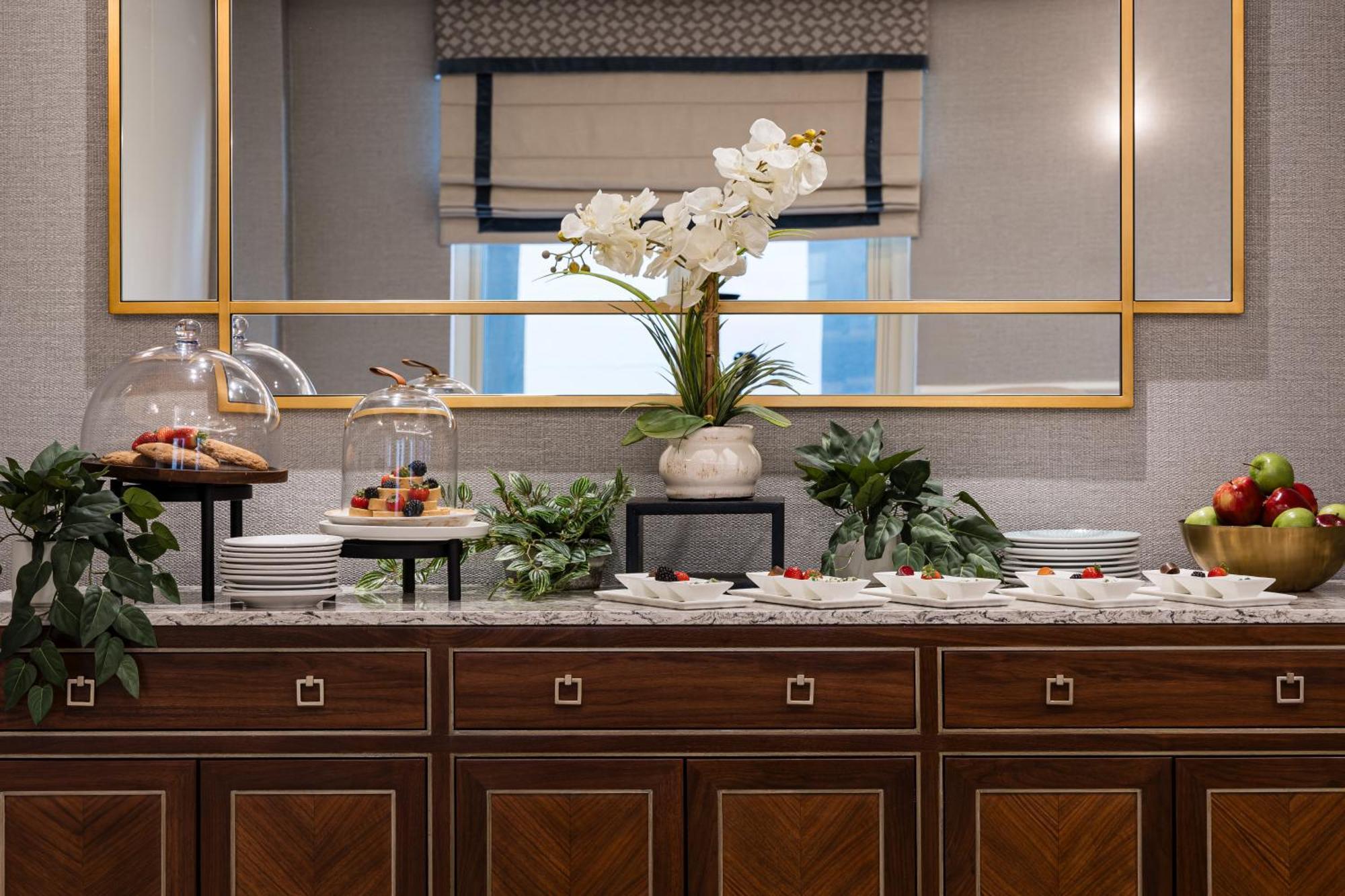 Taj Campton Place 4*