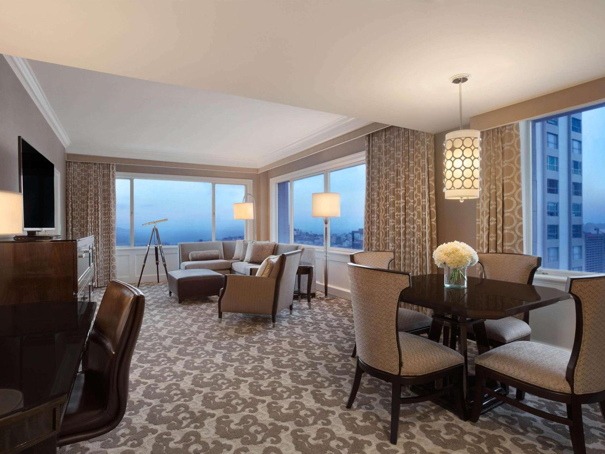 Fairmont Hotel 5*