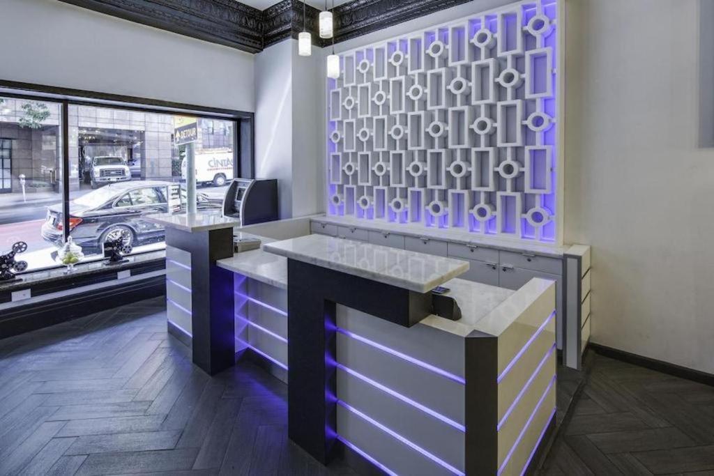 Adante Hotel, A C-two
