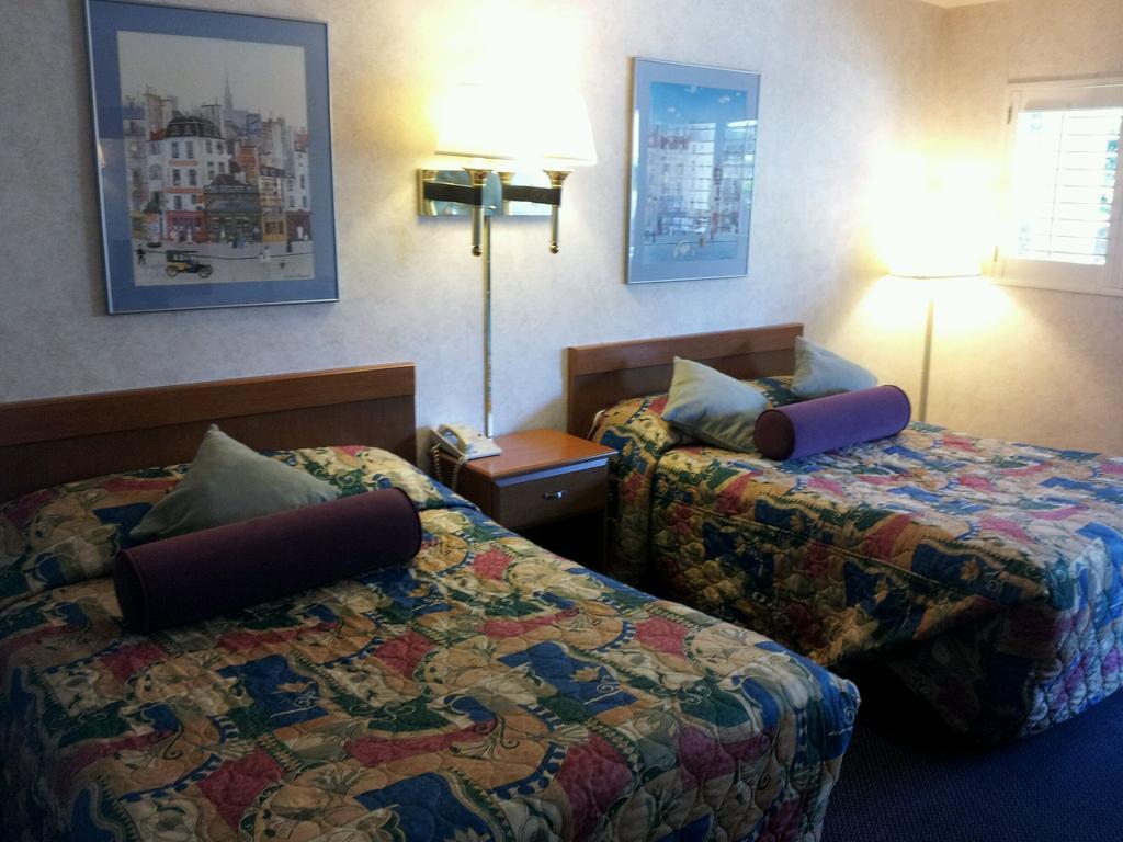 Motel Town House 2*