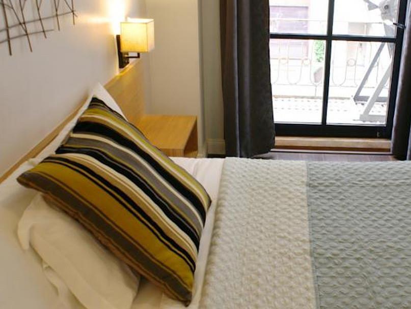 Touchstone - Center 3*