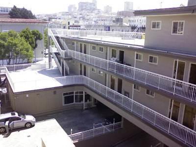 On Broadway Motel 2*