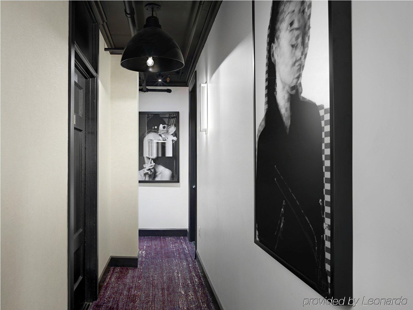 Axiom Hotel 4*