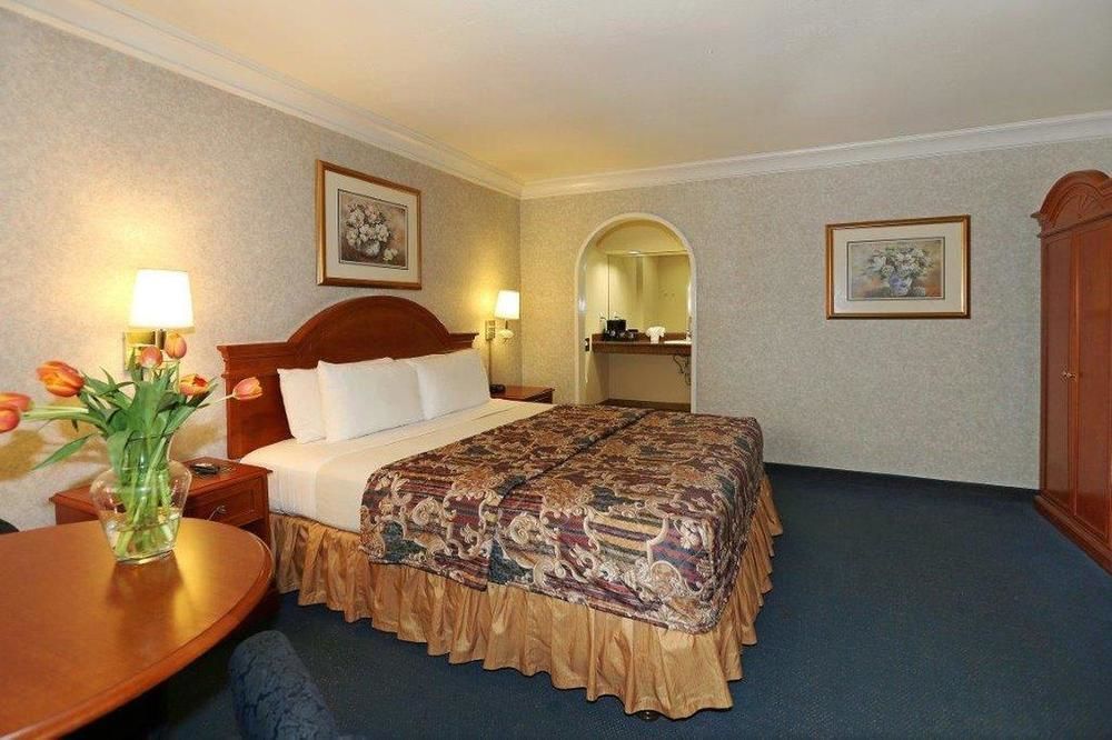Nob Hill Motor -newly Updated Rooms! Motel 3*