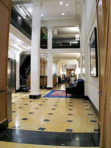 Axiom Hotel 4*