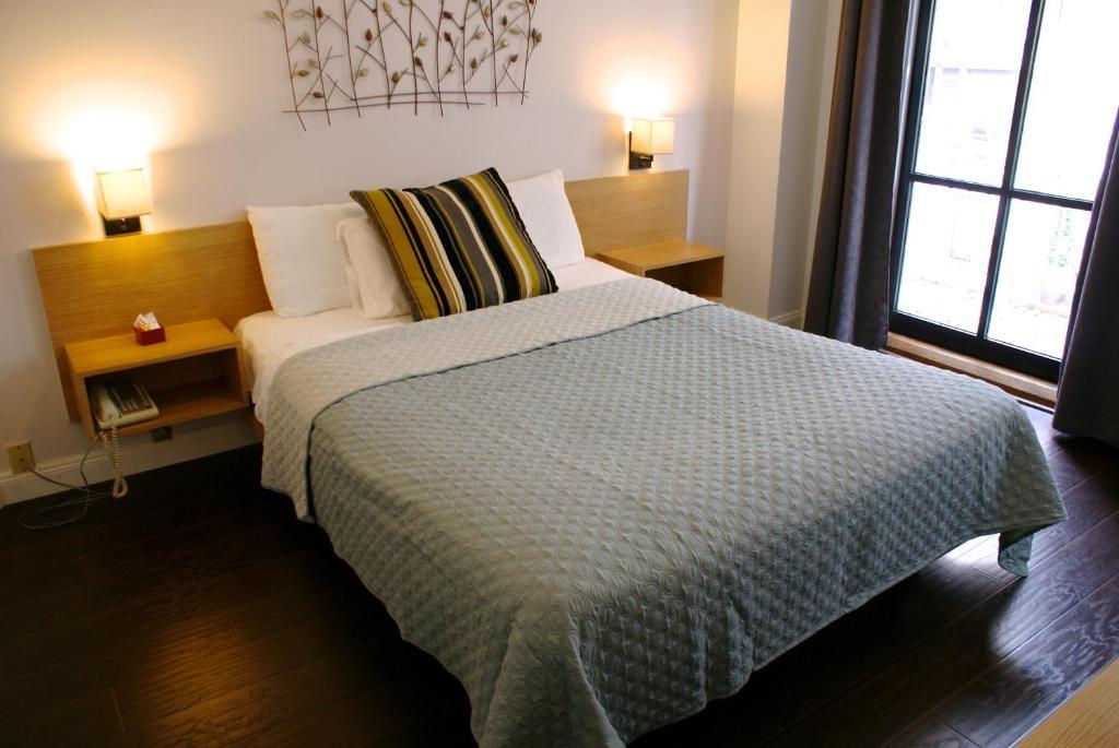 Hotel Touchstone - Center