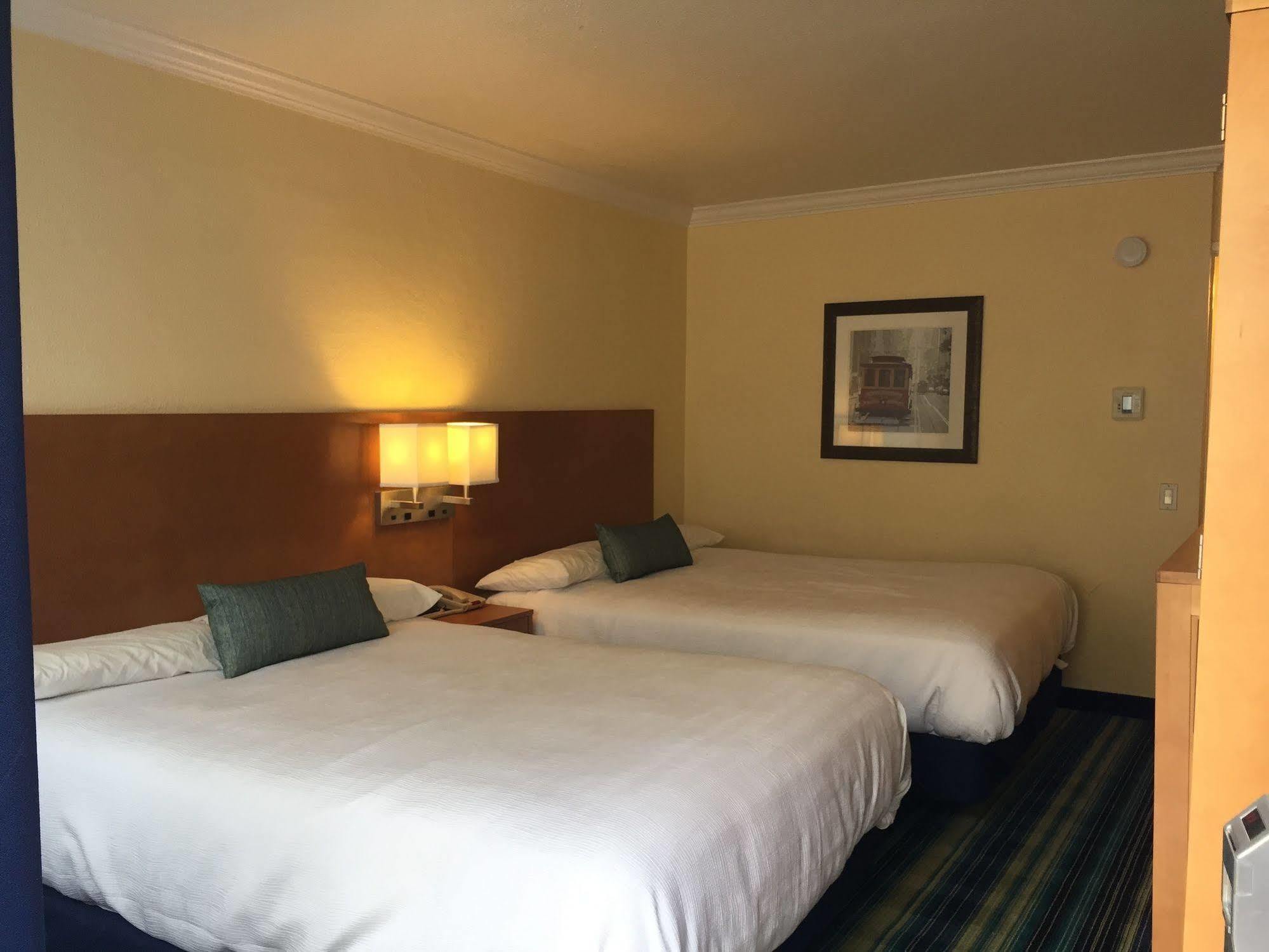 Surf Motel 2*