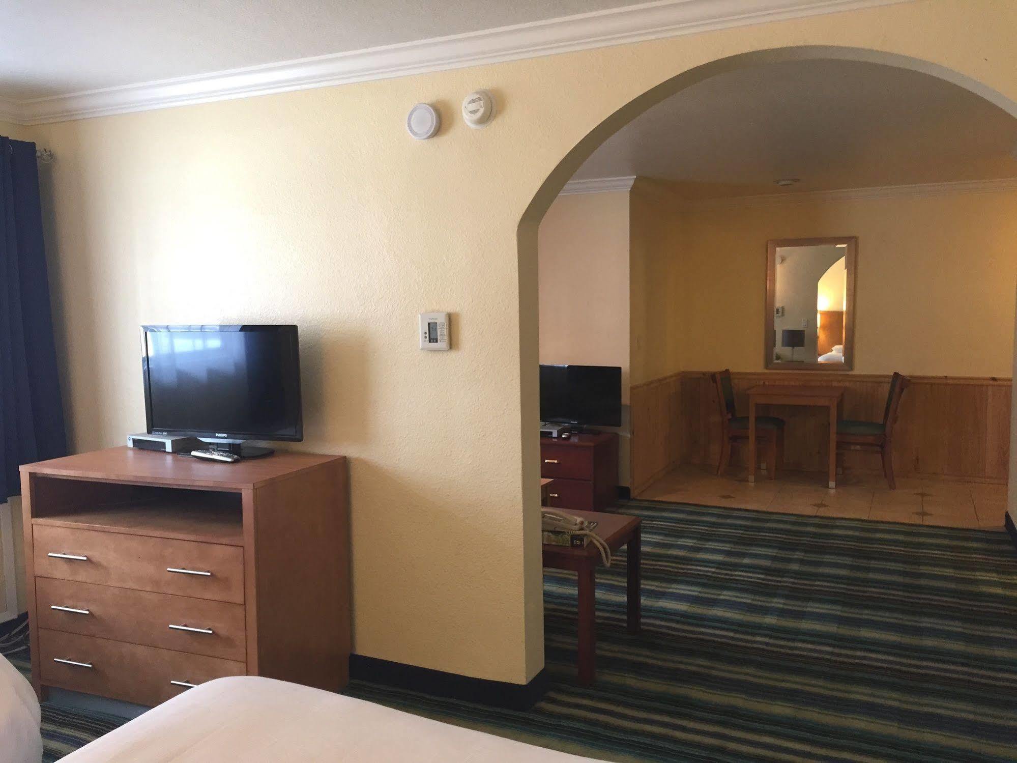 Surf Motel 2*