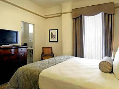 Hotel Axiom