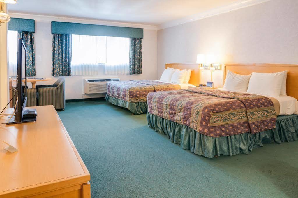 Motel Nob Hill Motor -newly Updated Rooms! 3*