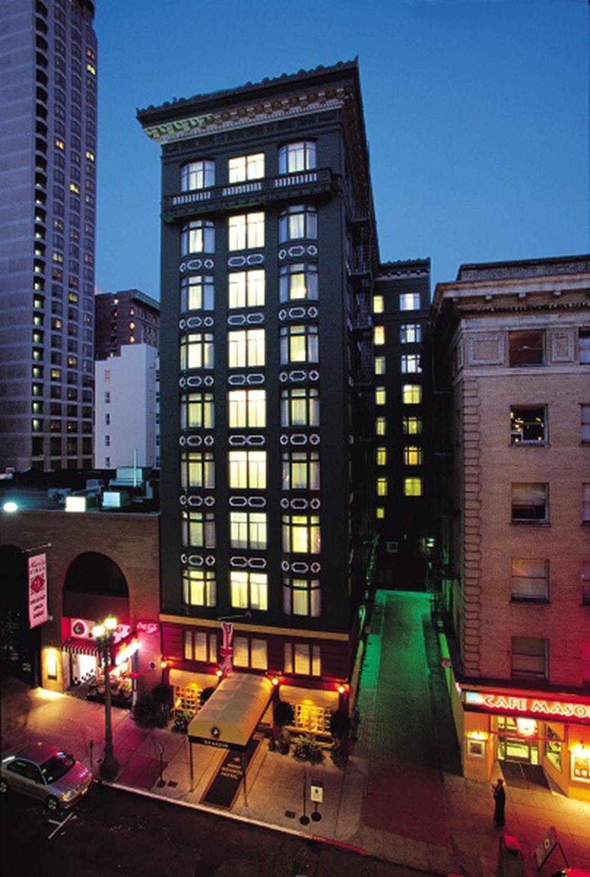 King George Hotel 3*