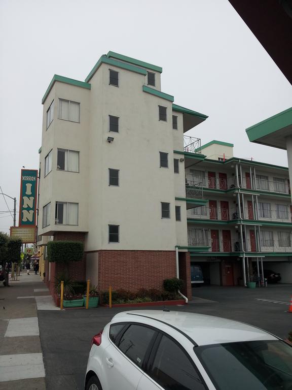 Mission Motel 2*
