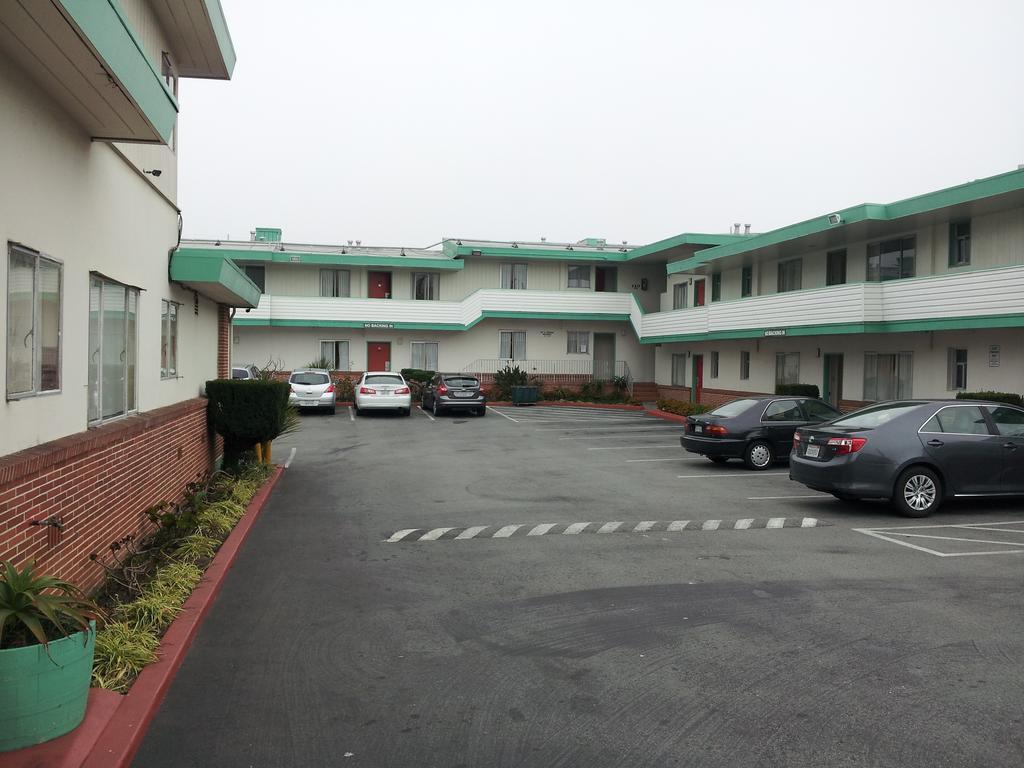 Motel Mission 2*