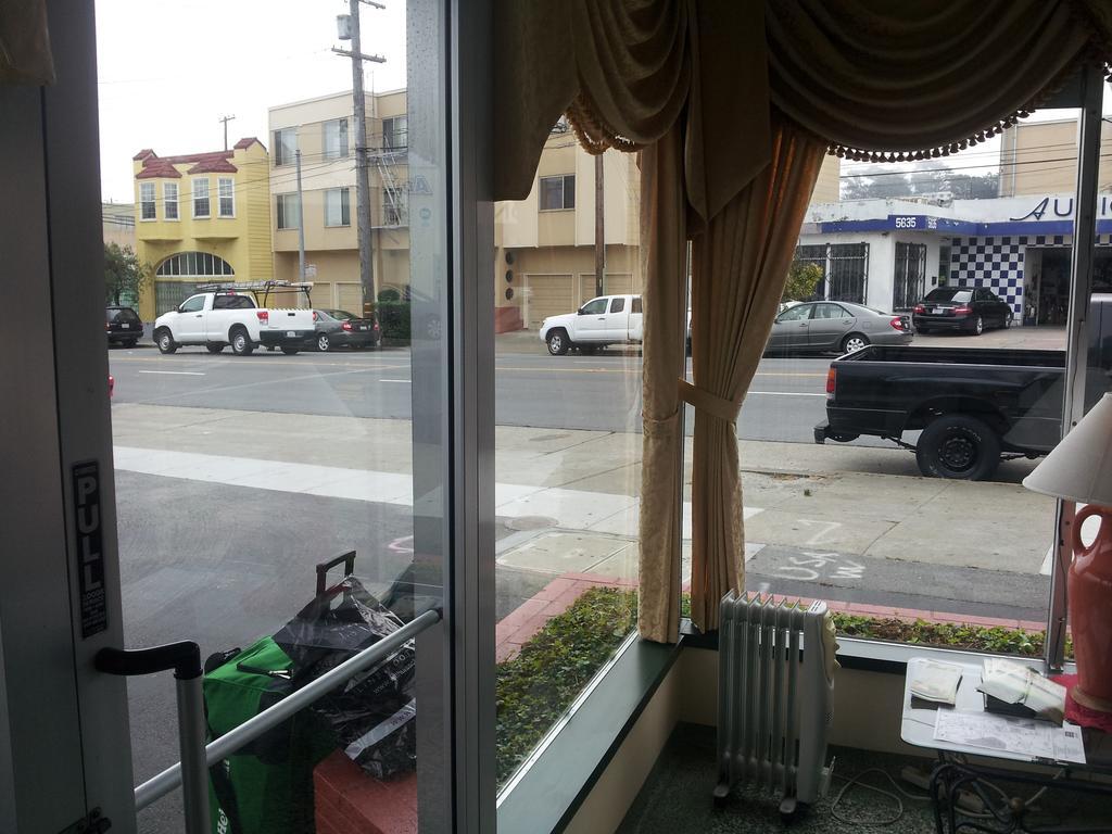 Mission Motel 2*