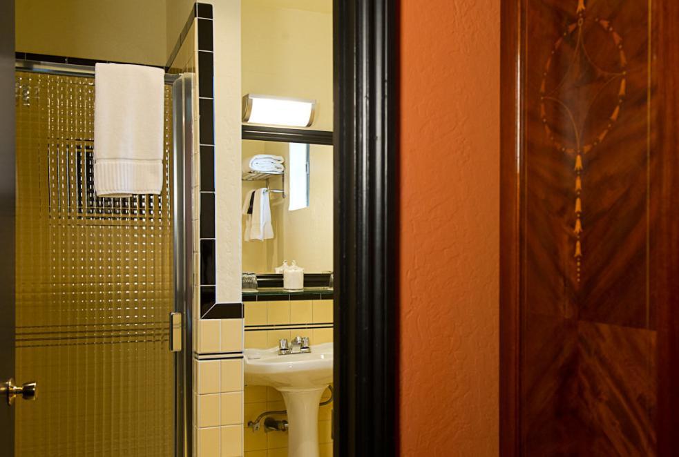 Boheme Hotel
