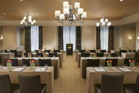 Four Seasons At Embarcadero Hotel 5*