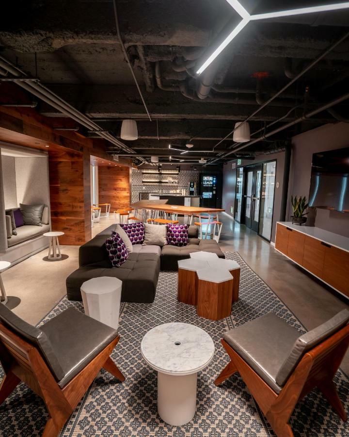 Yotel Hotel 4*